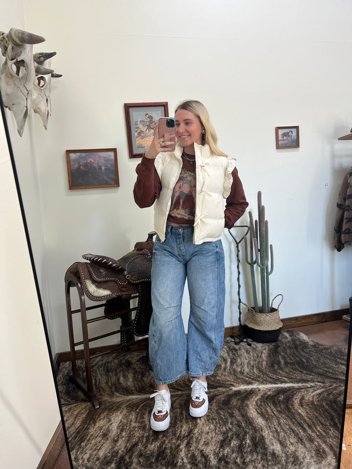 Cream Puffer Bow Vest{SMALL ONLY}