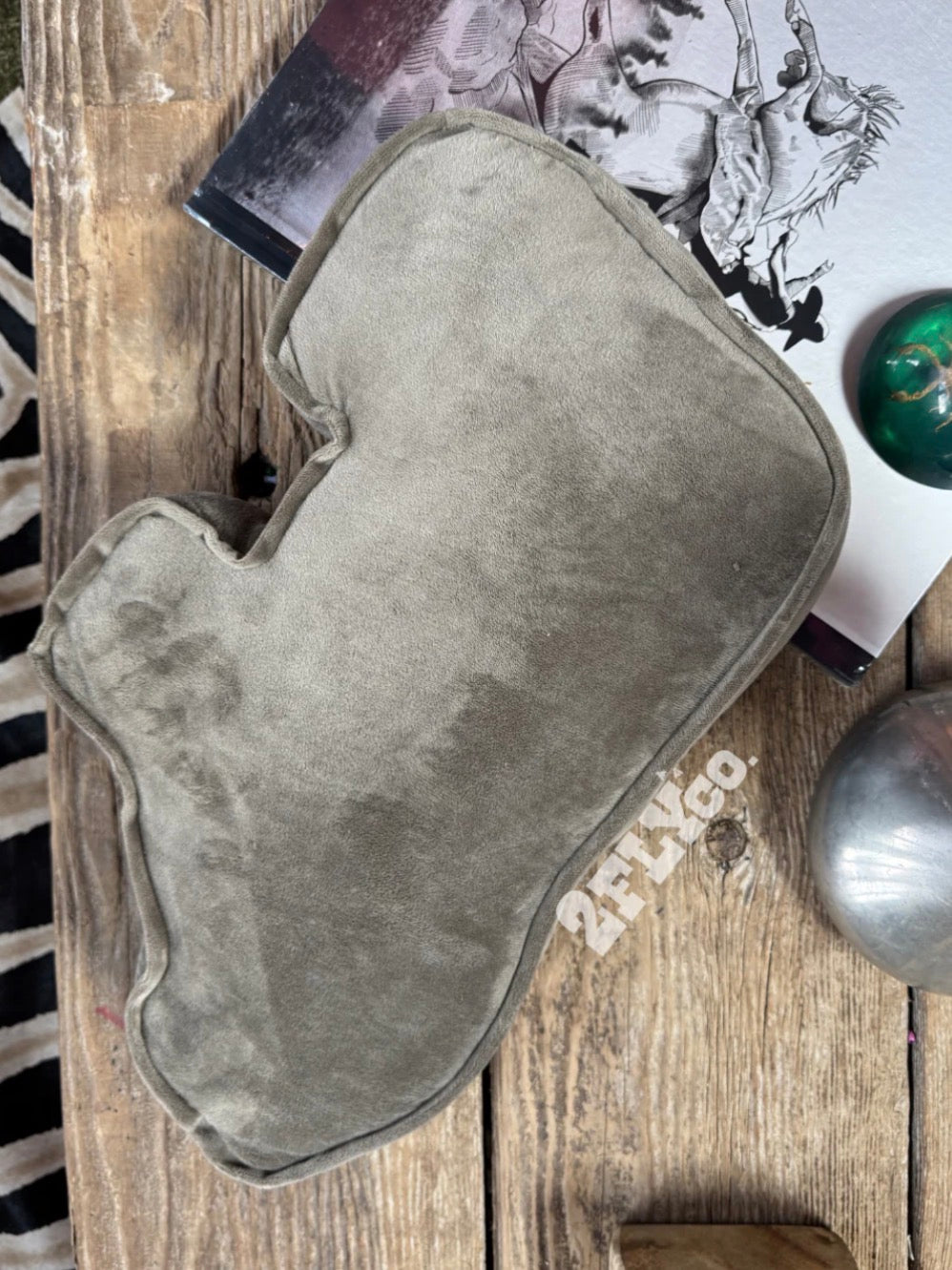 Angus Pillow