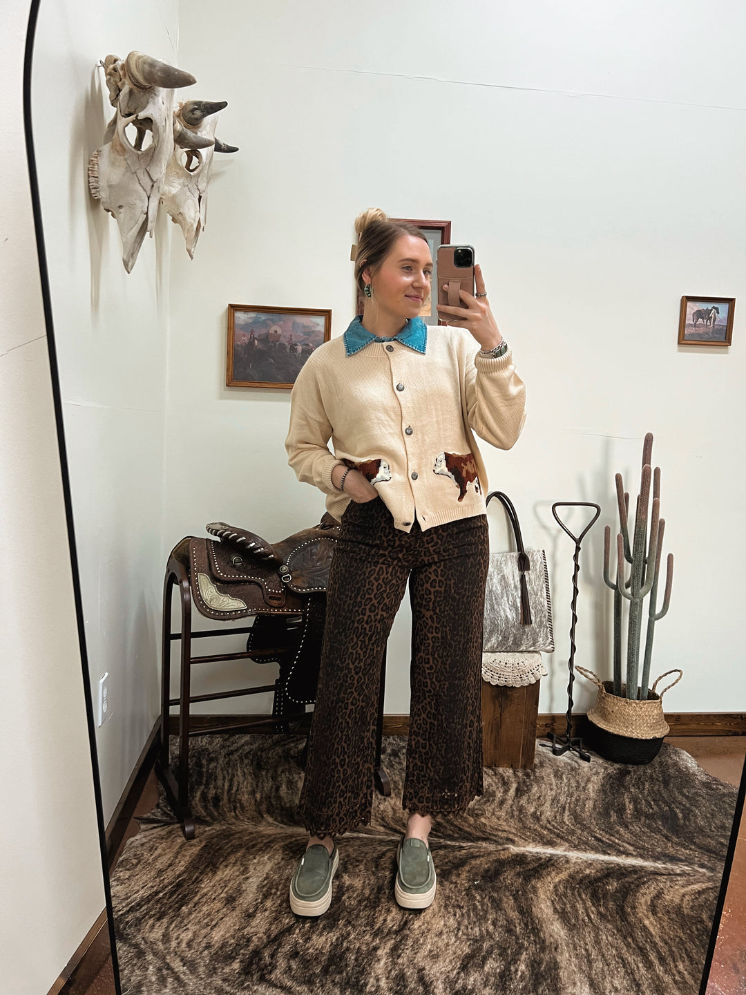 Leopard Eyelet Jeans{LARGE ONLY}