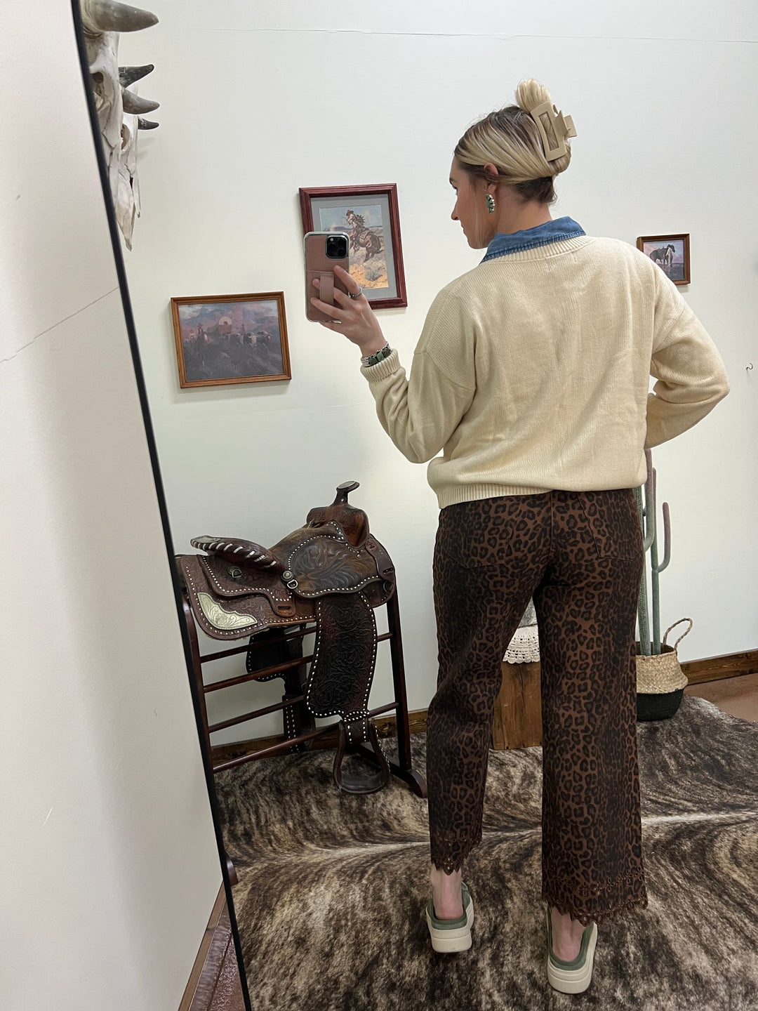 Leopard Eyelet Jeans{LARGE ONLY}