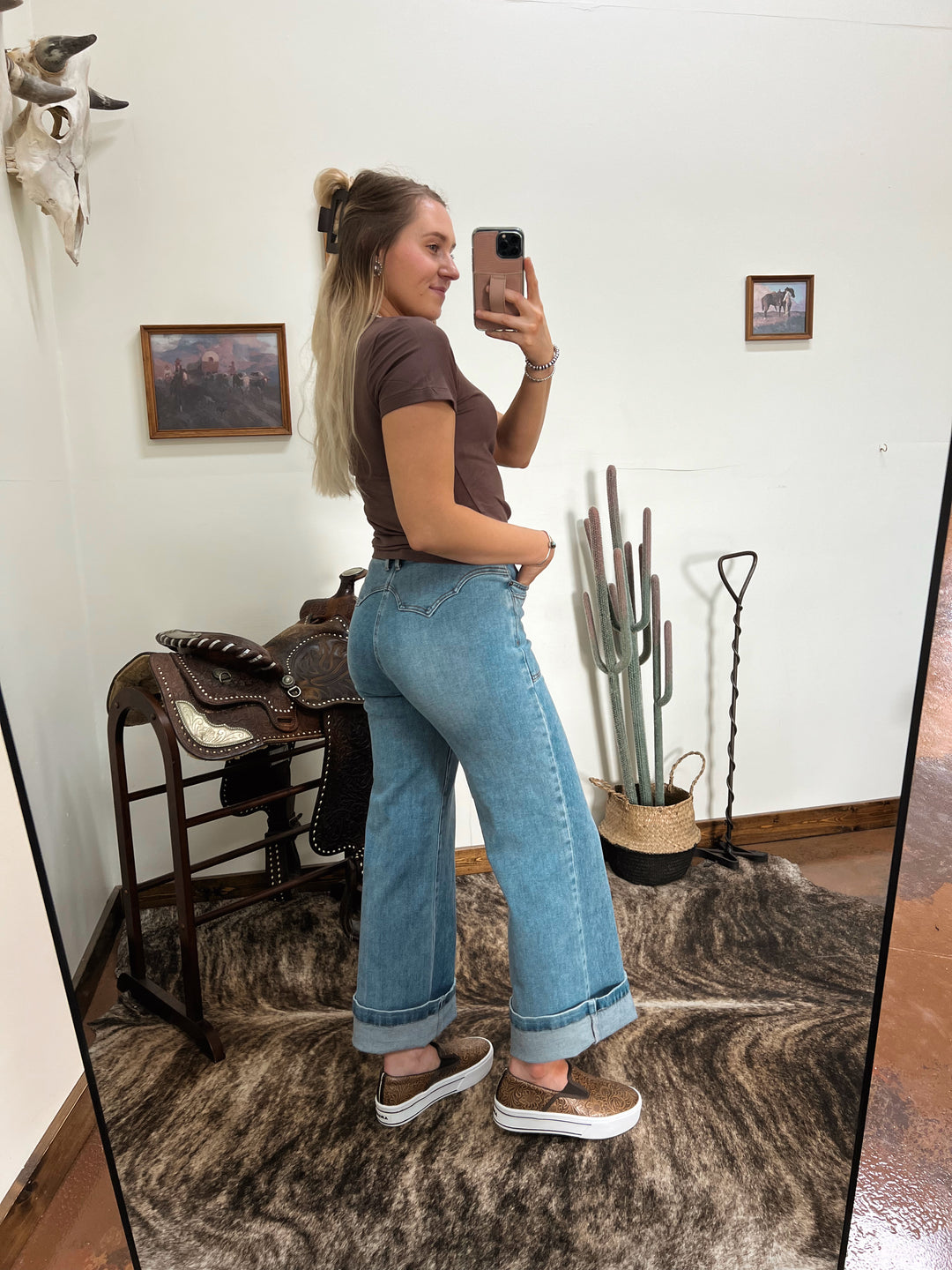 Buck Out Cut Out Top