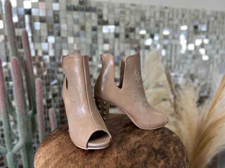 Stitch Pumps-Sand