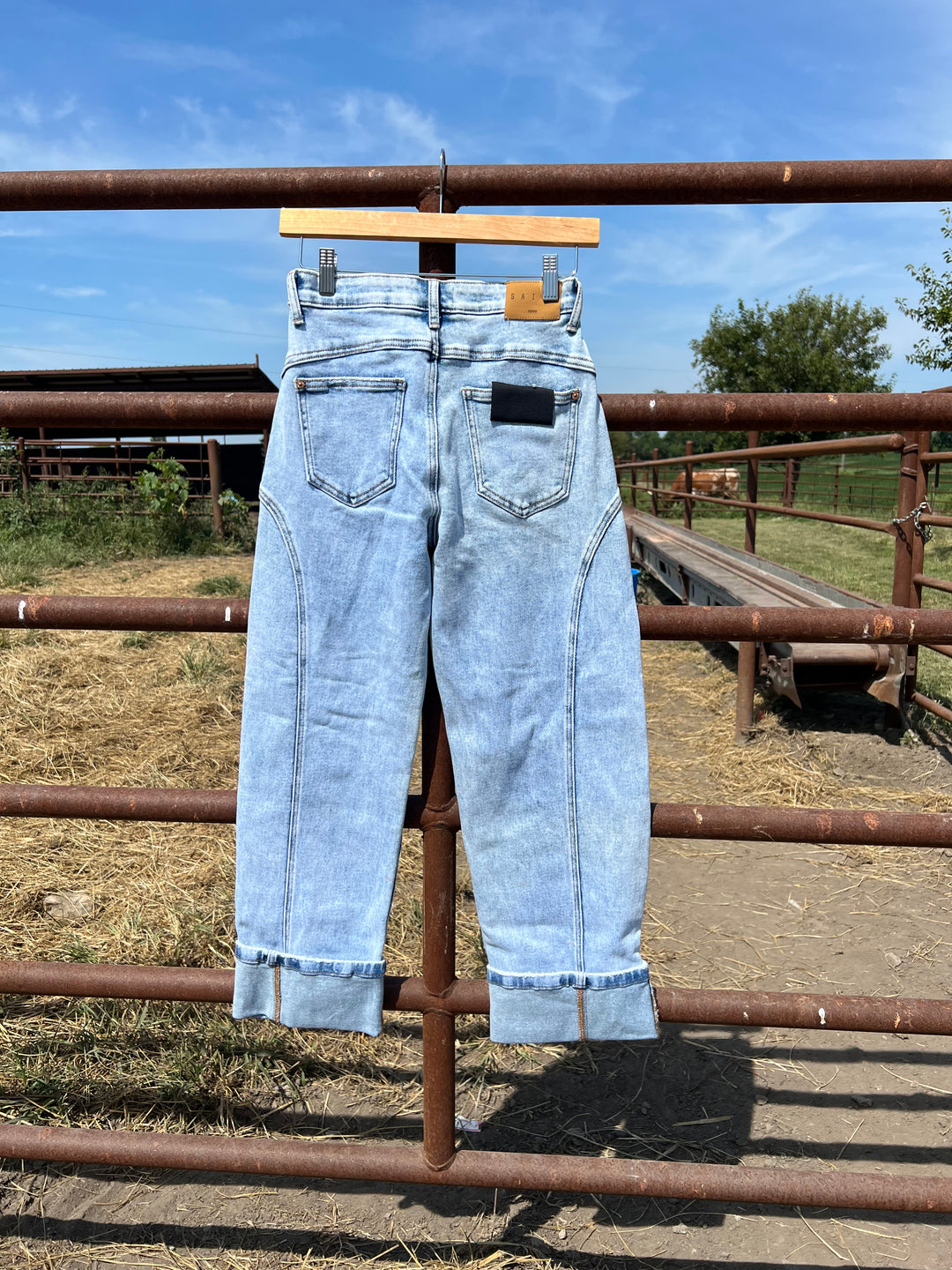 Western High Rise Barrel Jeans