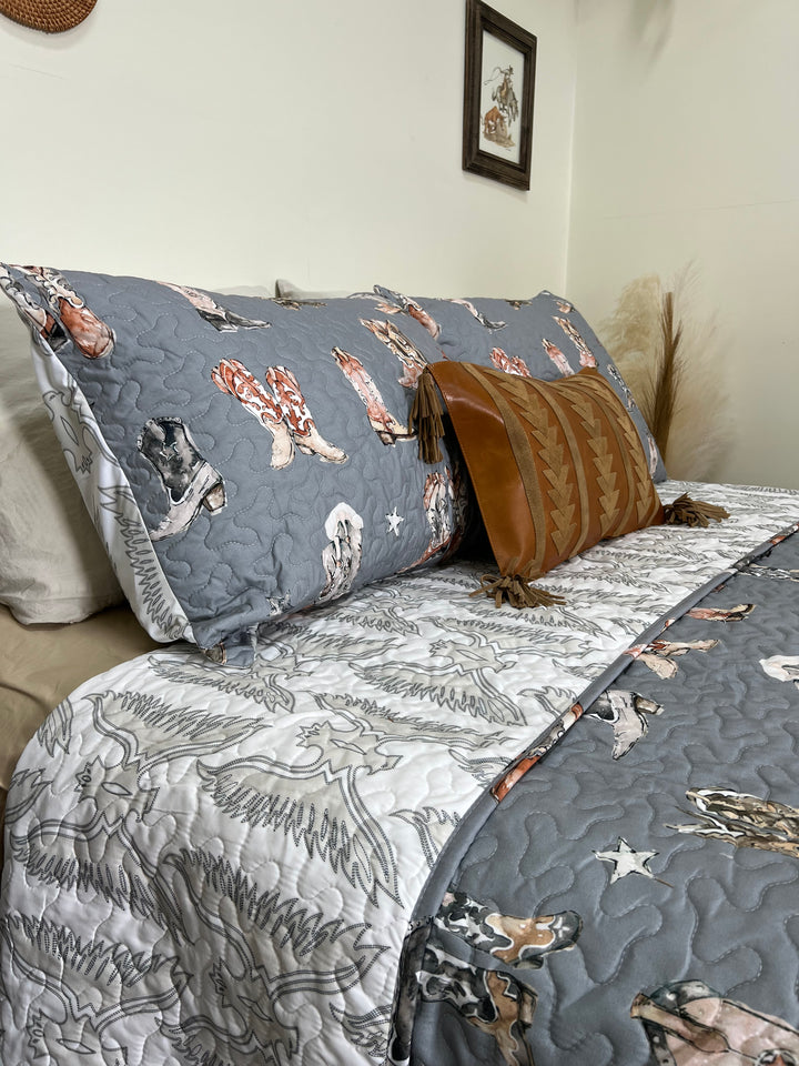 Thunderbird Boots Charcoal Quilt Set