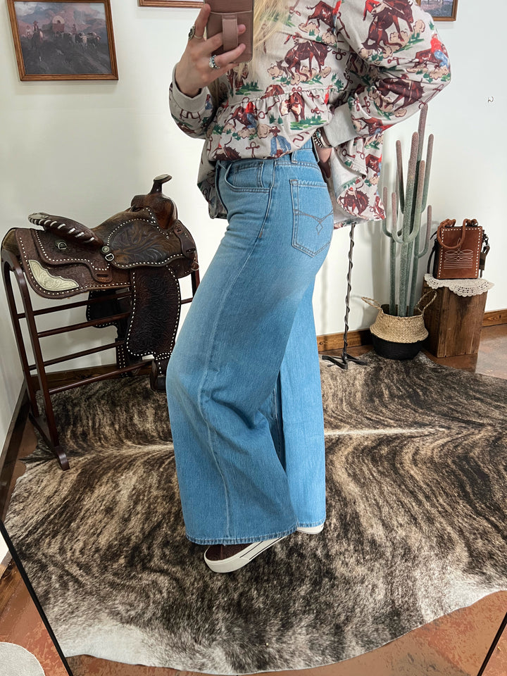 Ariat: Calamity Wide Leg Jeans