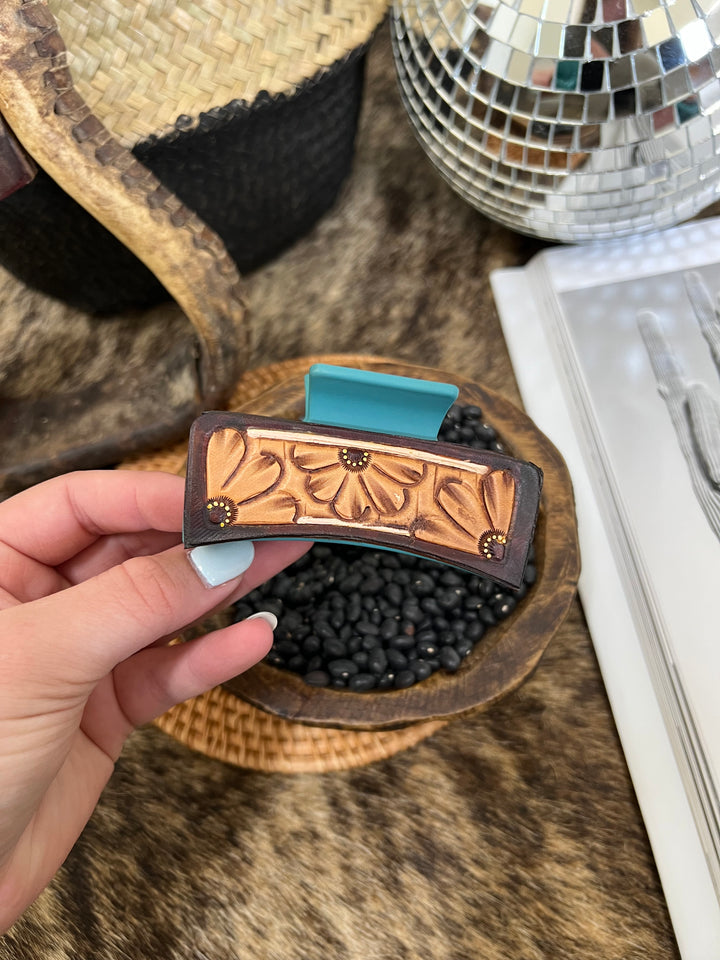 Daisy Hand Tooled Hair Clip{3 Colors}
