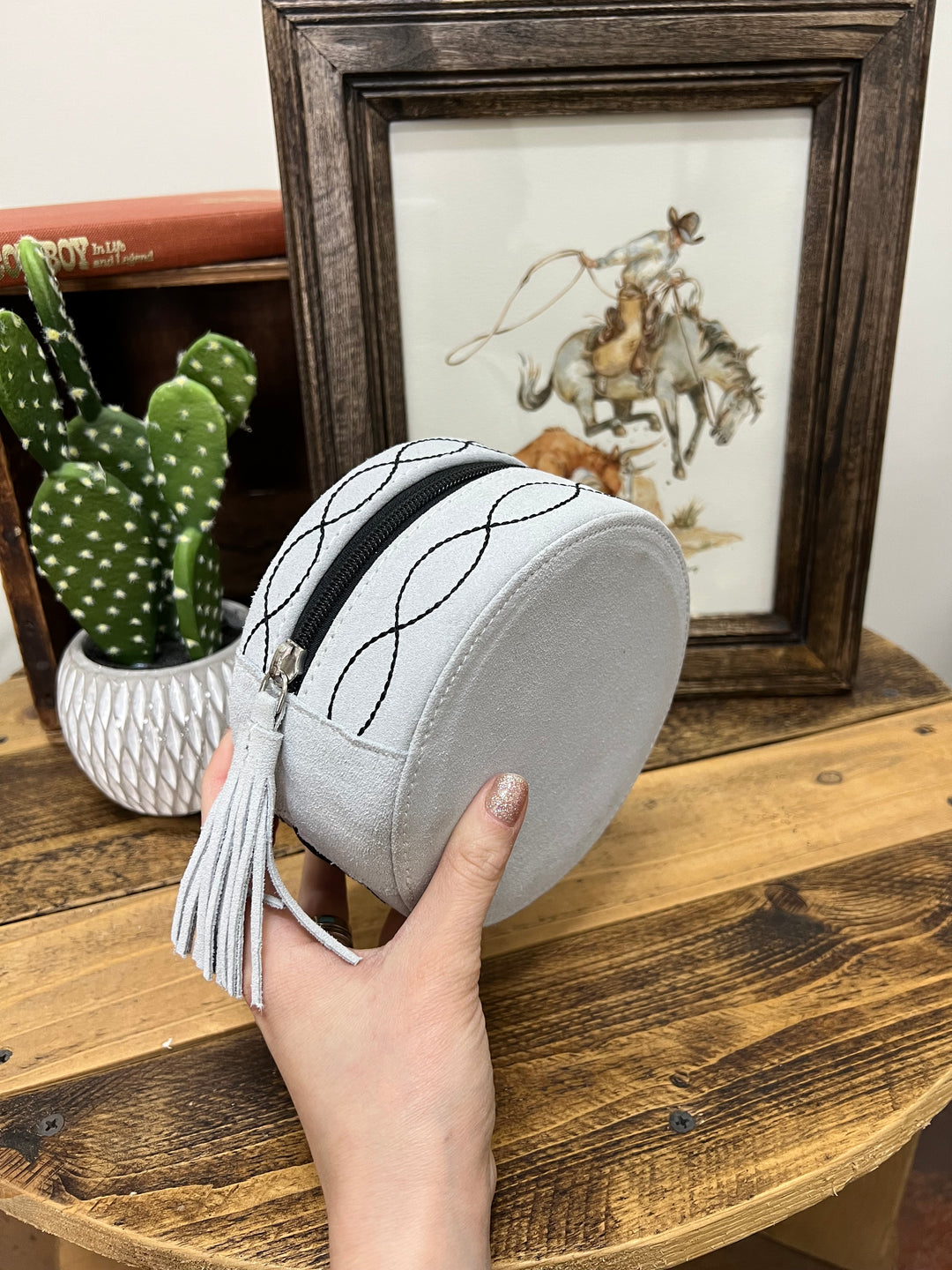 White Boot Stitch Jewelry Case-Round