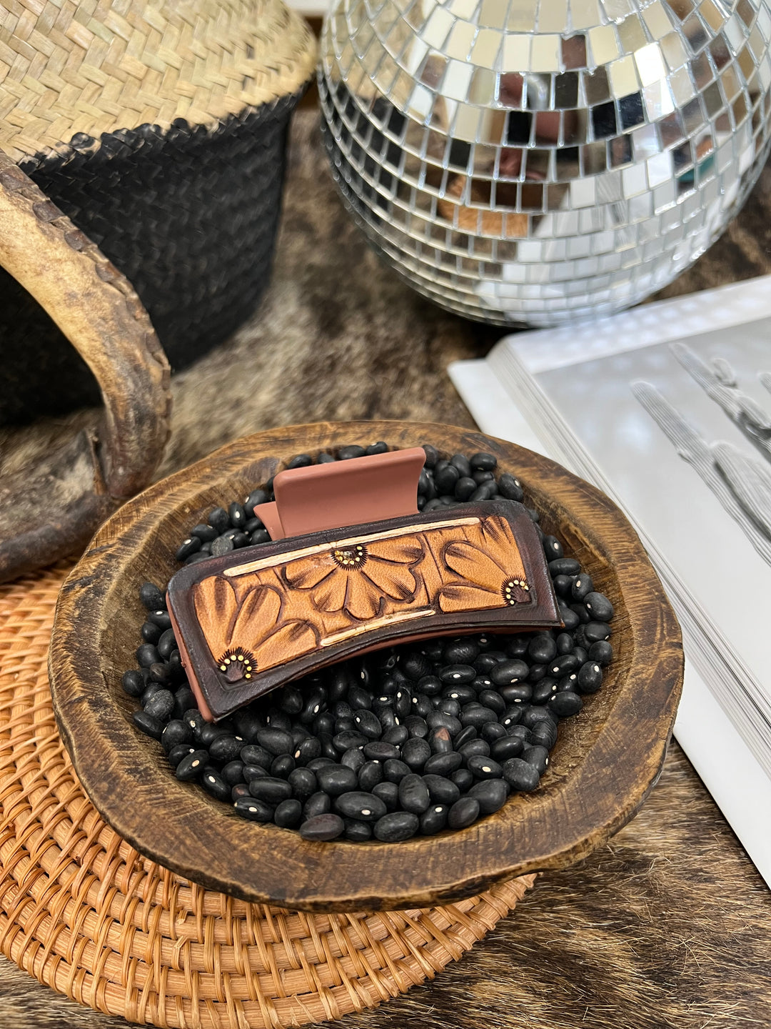 Daisy Hand Tooled Hair Clip{3 Colors}