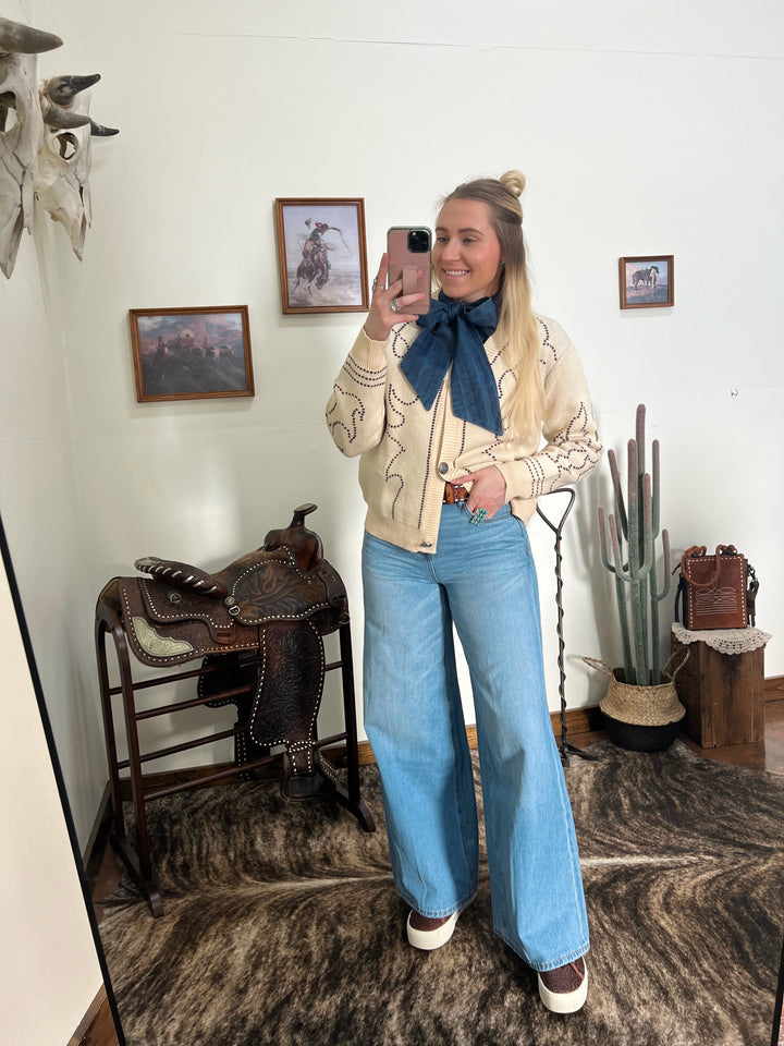 Boot Stitch Saddle Knit Cardigan-Cream