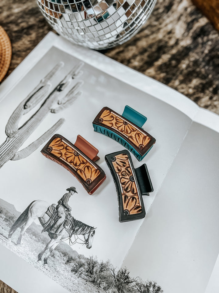 Daisy Hand Tooled Hair Clip{3 Colors}