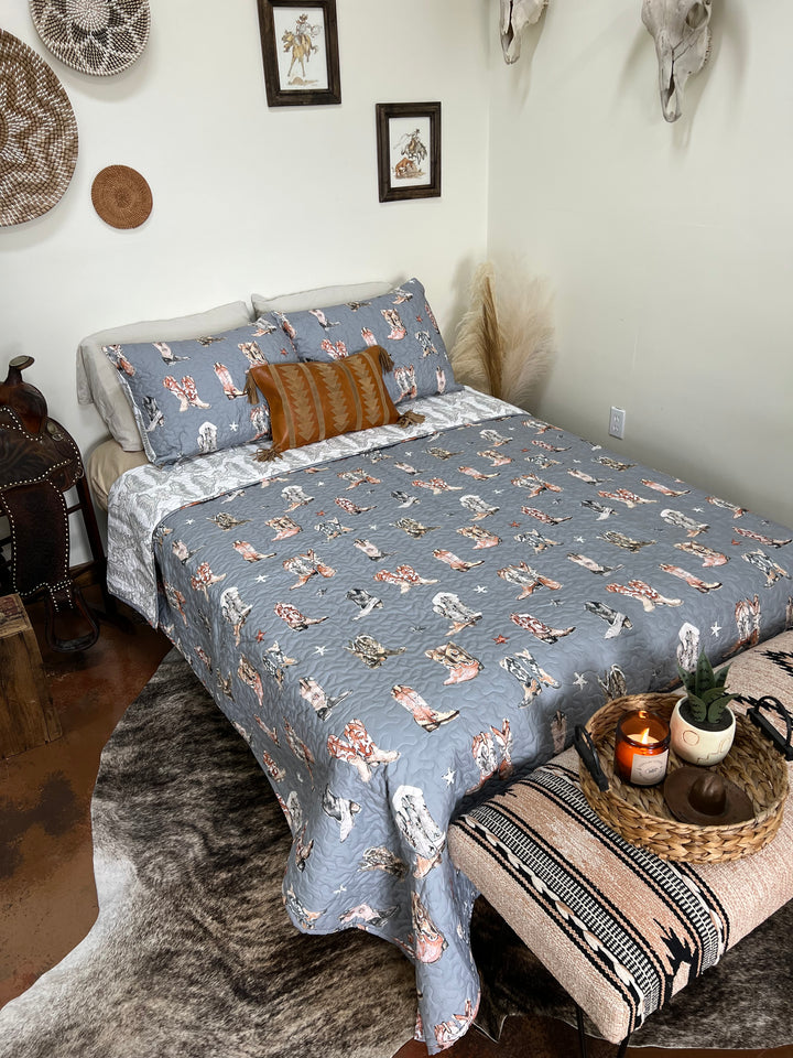 Thunderbird Boots Charcoal Quilt Set
