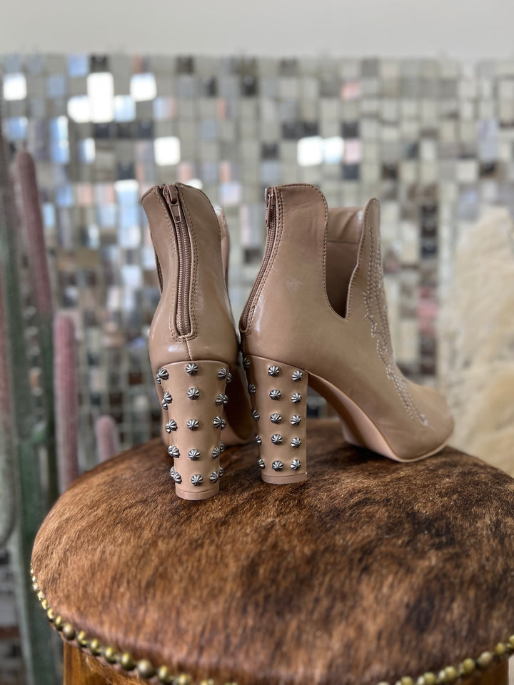 Stitch Pumps-Sand