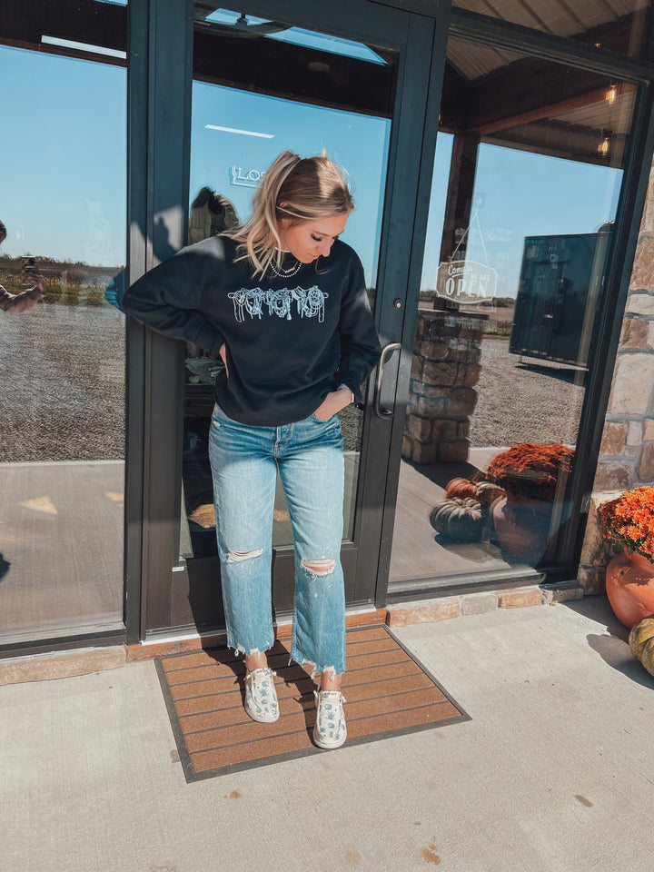 3 Amigo Saddles B&W Crewneck