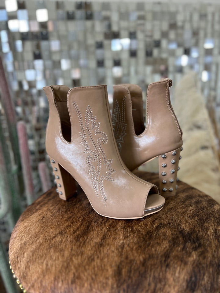 Stitch Pumps-Sand