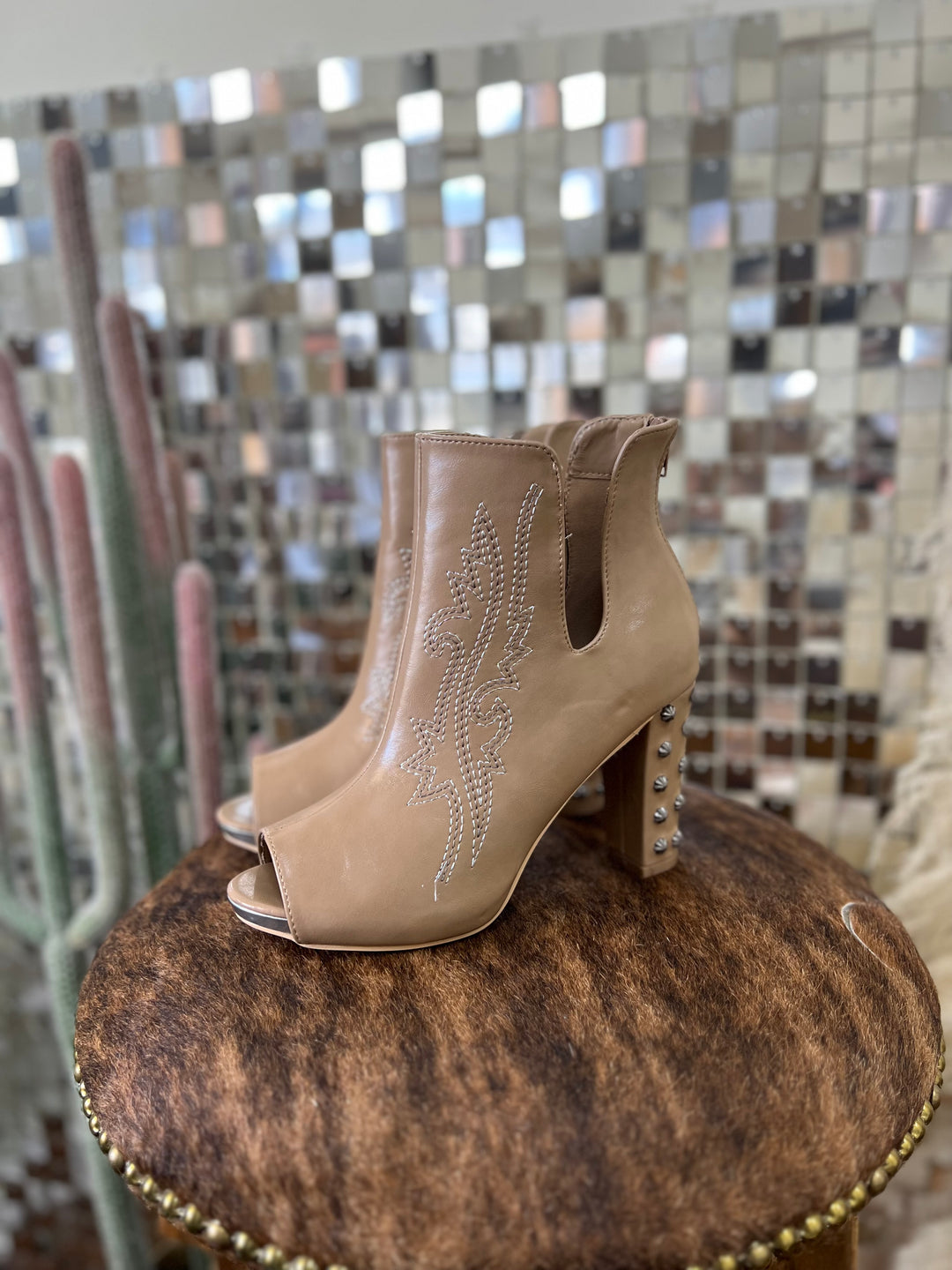 Stitch Pumps-Sand