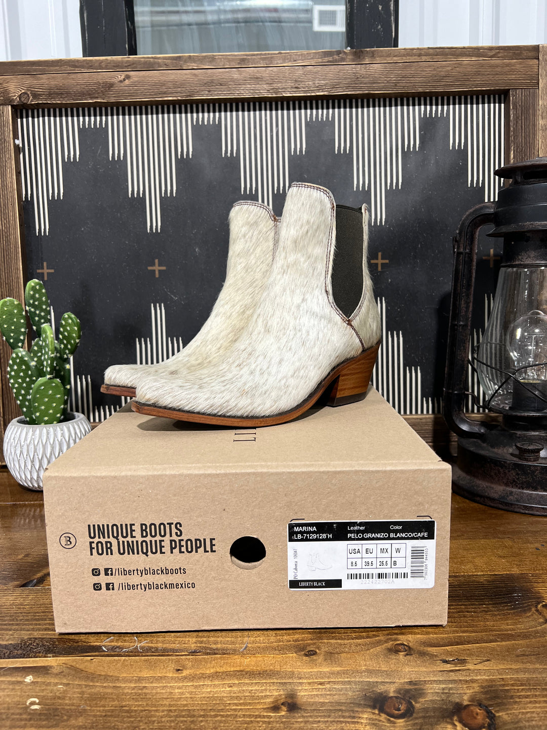 (SIZES 8-8.5)Granizo Cafe' Liberty Black Booties