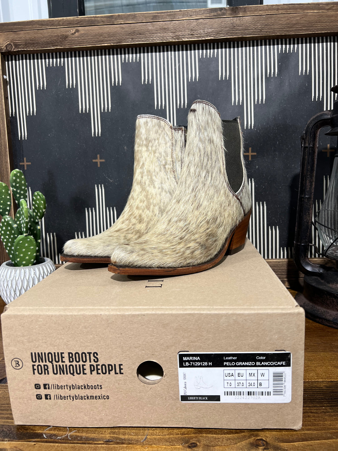 (SIZES 7-7.5)Granizo Cafe' Liberty Black Booties
