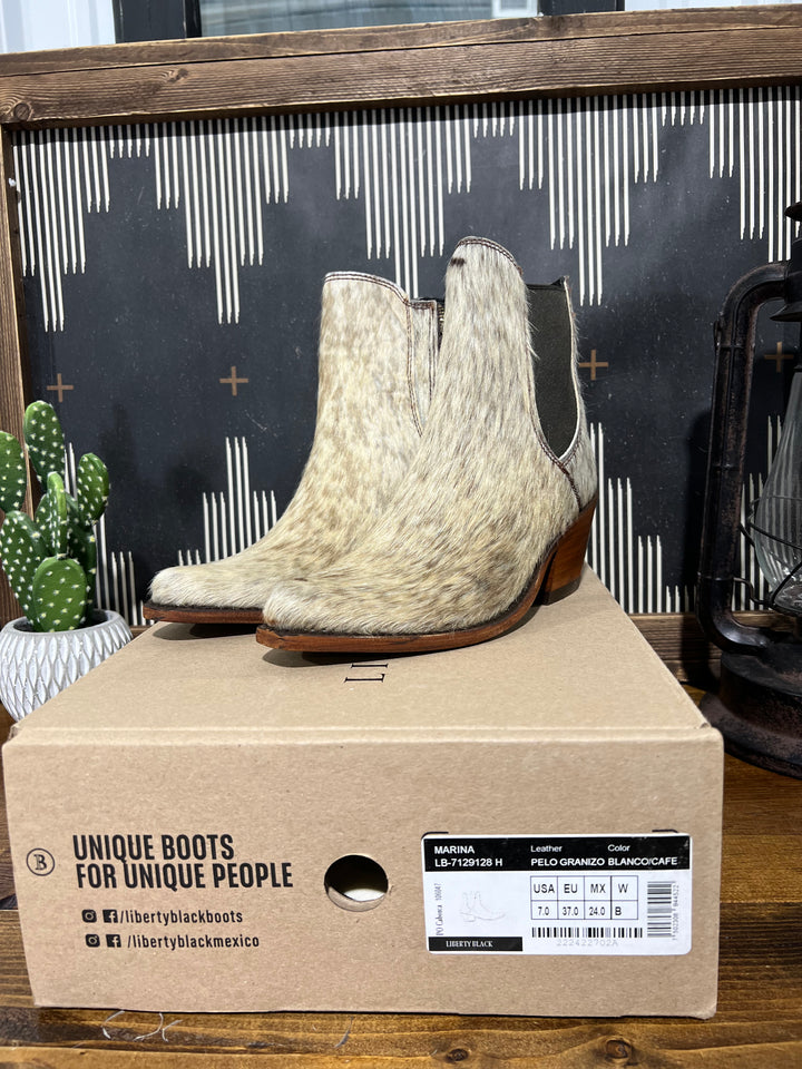 (SIZES 7-7.5)Granizo Cafe' Liberty Black Booties