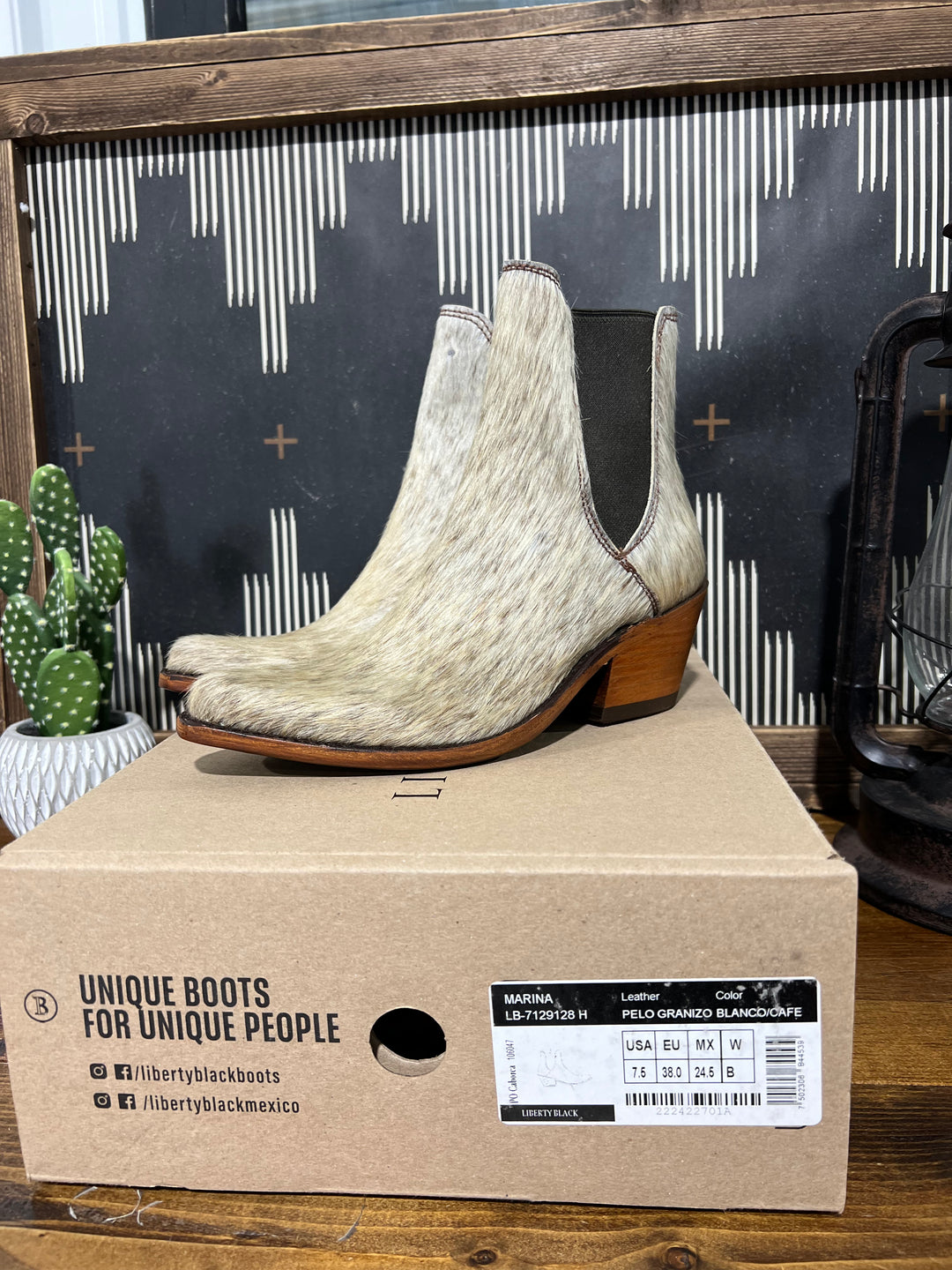 (SIZES 7-7.5)Granizo Cafe' Liberty Black Booties